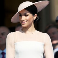 Look minimalista marca 1ª aparição de Meghan Markle como duquesa de Sussex