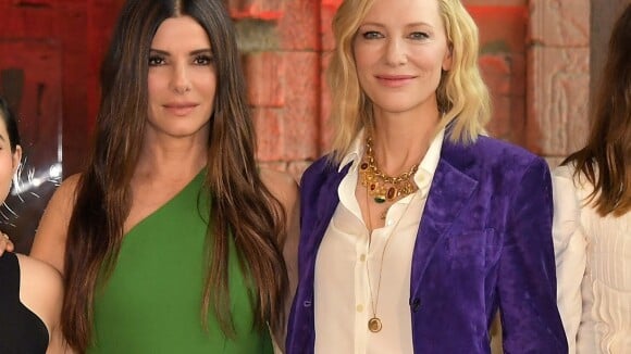 Sandra Bullock e Cate Blanchett apostam em cores fortes em evento. Mais looks!
