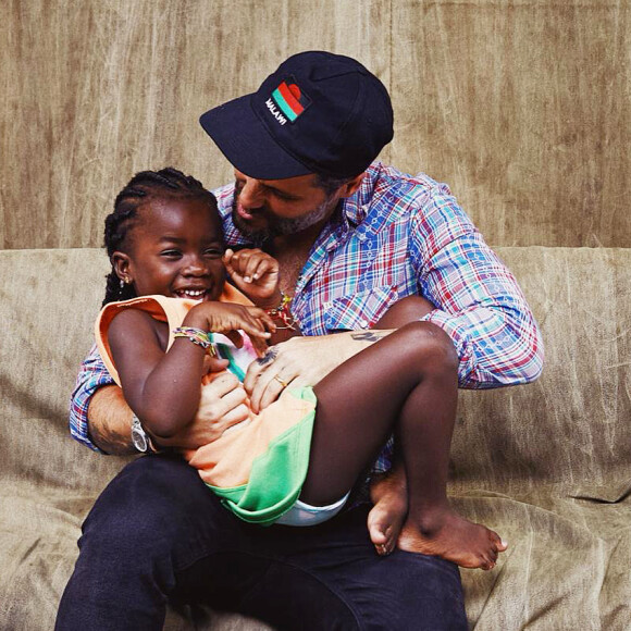 Bruno Gagliasso e a filha, Títi, participaram de um ensaio assinado pelo fotógrafo Elvis Moreira