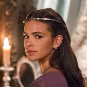 Catarina (Bruna Marquezine) festeja reação de Afonso (Romulo Estrela) nos próximos capítulos da novela 'Deus Salve o Rei': 'Está com ciúmes!'