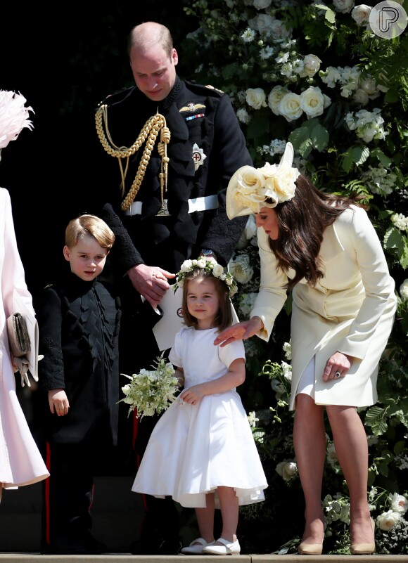 Princesa Charlotte foi acompanhada dos pais, Kate Midletton e Príncipe William, e do irmão, George, na cerimônia