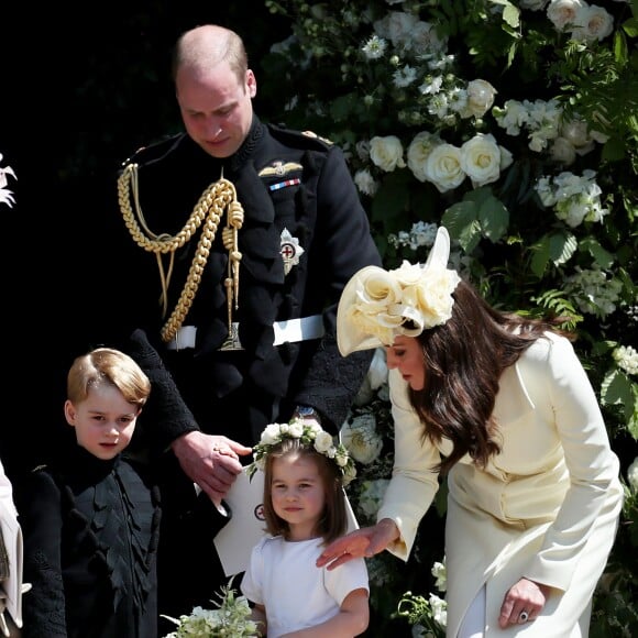 Princesa Charlotte foi acompanhada dos pais, Kate Midletton e Príncipe William, e do irmão, George, na cerimônia