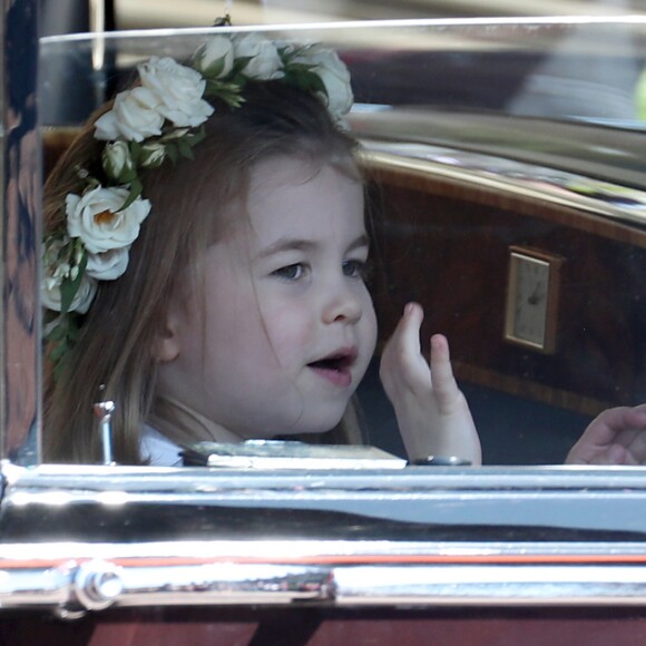 Princesa Charlotte roubou a cena durante o casamento de Meghan Markle e Príncipe Harry