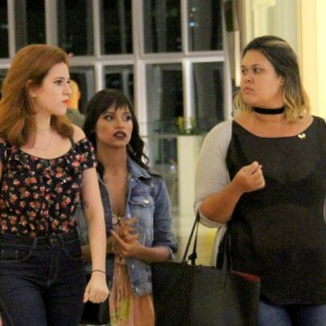 Gleici, do 'BBB18', exibiu seu novo visual durante passeio com Ana Clara em shopping da Barra da Tijuca, Zona Oeste do Rio, nesta quarta-feira, 23 de maio de 2018