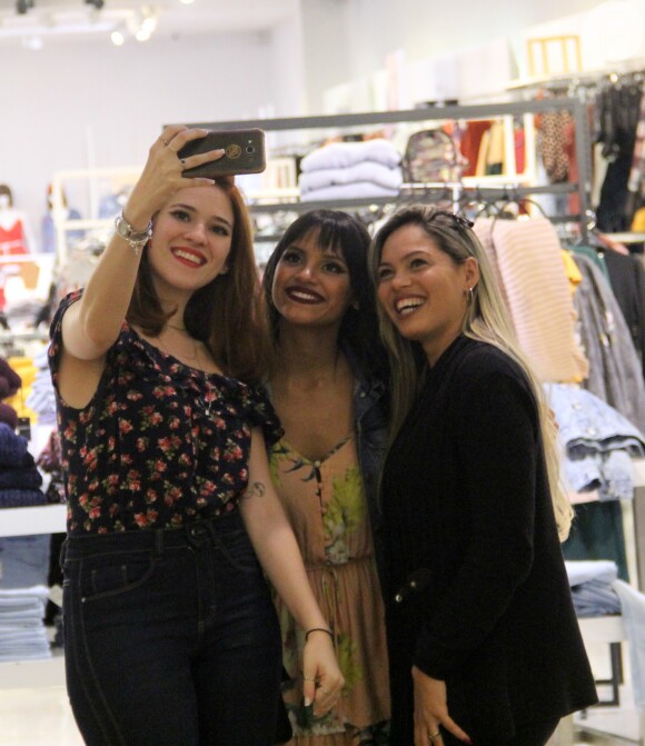 Gleici, campeã do 'BBB18', e Ana Clara fizeram passeio por shopping do Rio de Janeiro, nesta quarta-feira, 23 de maio de 2018