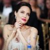 Angelina Jolie mantém relação amigável com ex-marido Brad Pitt