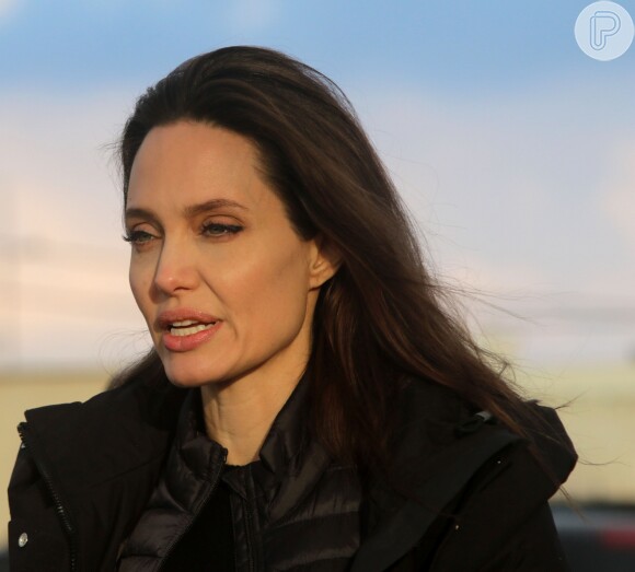 Angelina Jolie e o ex Brad Pitt seguem se ajudando na criação dos filhos