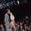 No ano passado, Miley Cyrus virou notícia durante vários dias por causa de sua dança sensual no palco do VMA.