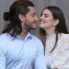 O casamento civil de Camila Queiroz e Klebber Toledo será reservado para amigos e familiares