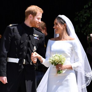 Príncipe Harry quis ligar para ex-namorada antes do casamento com Meghan Markle para colocar um ponto final na relação