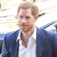 Príncipe Harry ligou para ex-namorada Chelsy antes de casamento: 'Emocionada'