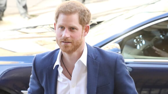 Príncipe Harry ligou para ex-namorada Chelsy antes de casamento: 'Emocionada'