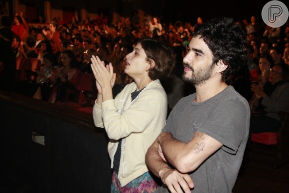 Luisa Arraes e Caio Blat se mostraram animados com os shows do Back2Black in Concert