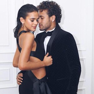 Bruna Marquezine recentemente entregou que tomou iniciativa no primeiro encontro com Neymar