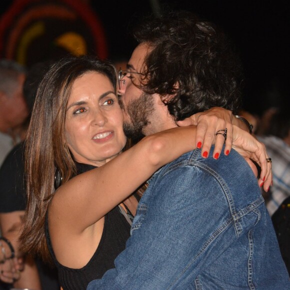 Fátima Bernardes ganhou muitos beijos de Túlio Gadêlha