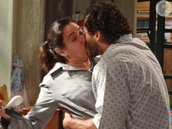 Lilia Cabral também trocou beijos com o ator português Paulo Rocha, que se tornou grande amigo da atriz e da família fora dos sets