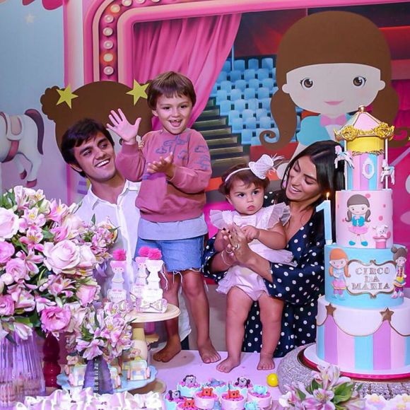 Felipe Simas é pai de Joaquim, de 4 anos, e Maria, de 1. Bruno Gissoni é padrinho do filho mais velho do irmão