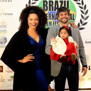 Juliana Alves esteve com a família no Festival Internacional de Cinema em Teresópolis, Rio de Janeiro