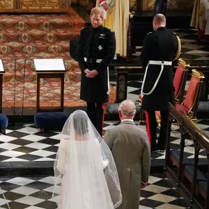 Meghan Markle foi levada ao altar por Príncipe Charles