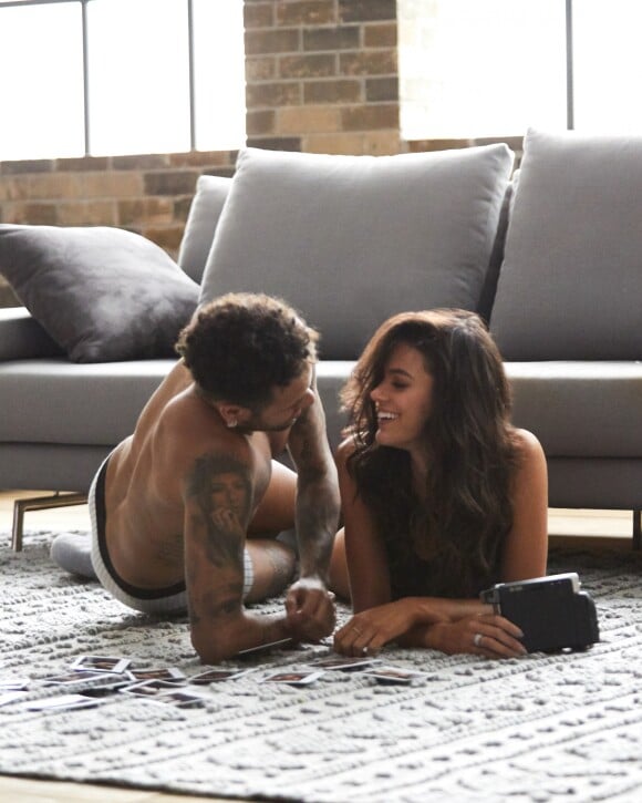 Bruna Marquezine e Neymar estrelam campanha publicitária do Dia dos Namorados da C&A