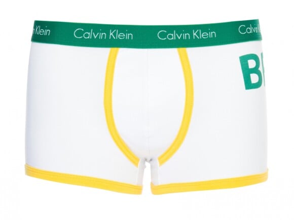 Para dar força à seleção vale até levar as cores da bandeira para a underwear. A cueca temática da Calvin Klein é vendida por 79