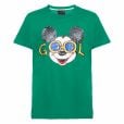 Divertida e descolada, a camiseta estampada com o personagem Mickey Mouse da marca Água de Coco – também disponível em amarelo – custa R$179,00