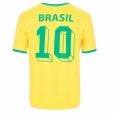A camisa 10 da Calvin Klein – também disponível, sob outra numeração, na combinação inversa do verde e amarelo – é vendida pela marca por R$ 119