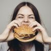 Assim como a anorexia, a compulsão alimentar é um distúrbio que leva a comida aos extremos