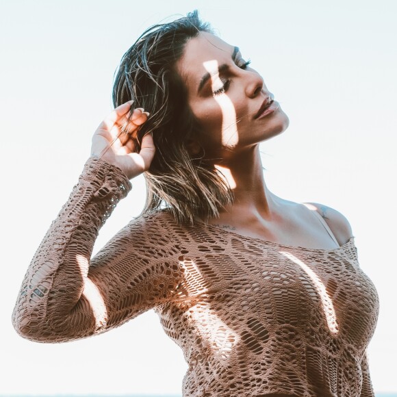 Cleo Pires posou para campanha com lingerie nude e quebrou preconceitos