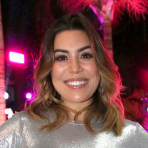 Naiara Azevedo assumiu o comprimento natural dos seus cabelos