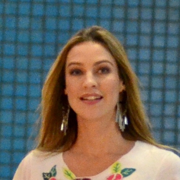 Luana Piovani afirmou que vai mudar seus looks: 'Vou fazer muito mais coisa. A Mina é muito distante da minha realidade. Estou até mudando meu modo de me vestir. Vou largar meus vestidinhos românticos'