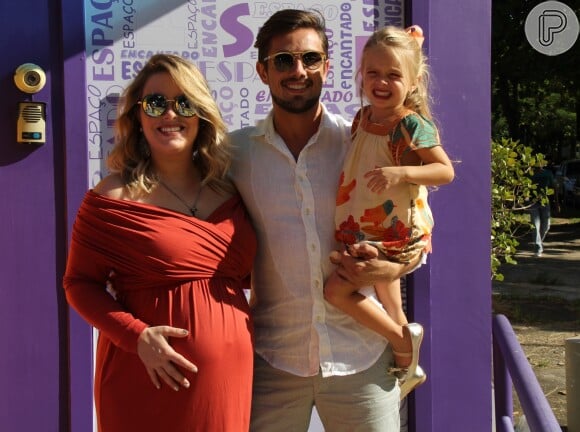 Rafael Cardoso e a mulher anunciaram a chegada do filho, Valentim, pelas redes sociais
