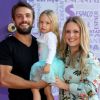 Rafael Cardoso e Mariana Bridi celebraram a chegada do filho, Valentim, nesta quinta-feira, 31 de maio de 2018