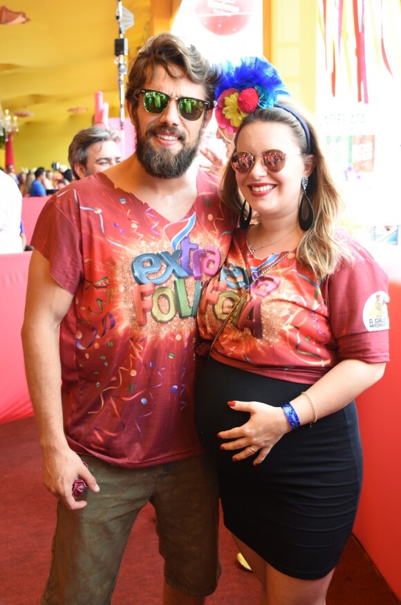 Mulher de Rafael Cardoso, Mariana Bridi deu à luz Valentim na quarta-feira, 30 de maio de 2018
