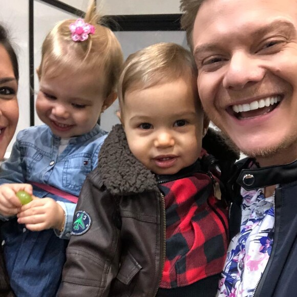 Thais Fersoza sobre a música que ela e o marido, Michel Teló, fizeram para Teodoro