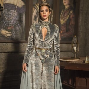 Intérprete de Catarina na novela 'Deus Salve o Rei', Bruna Marquezine diz ser procedimento padrão os atores pedirem folga durante o período de gravação, que pode durar cerca de um ano