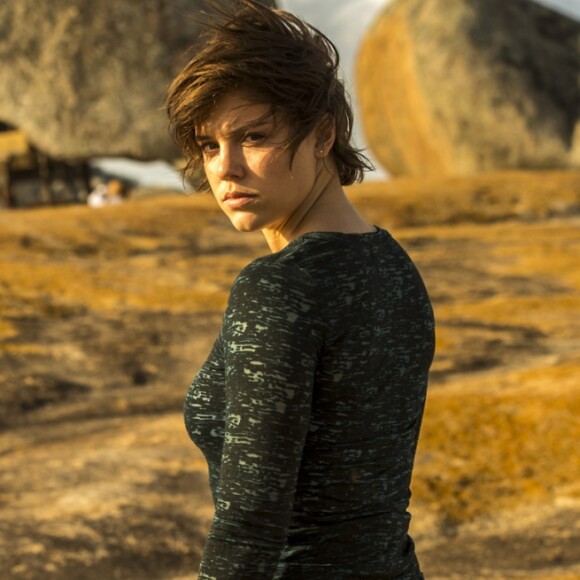 Alice Wegmann destacou ainda a individualidade dos artistas no Twitter: 'Cada ator tem uma vibração e um jeito de se encontrar com cada personagem. E isso é que é o mais bonito, a gente pode se experimentar de tantas formas'