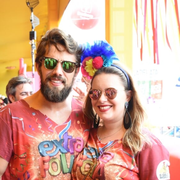 Rafael Cardoso já protagonizou um beijão com a mulher, Mariana Bridi, no Instagram