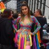 Vivian Amorim escolheu look colorido para prestigiar a Parada LGBTI+, em São Paulo