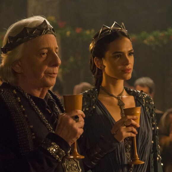 Augusto (Marco Nanini) e Virgílio (Ricardo Pereira) se aliam contra Catarina (Bruna Marquezine) nos próximos capítulos da novela 'Deus Salve o Rei'