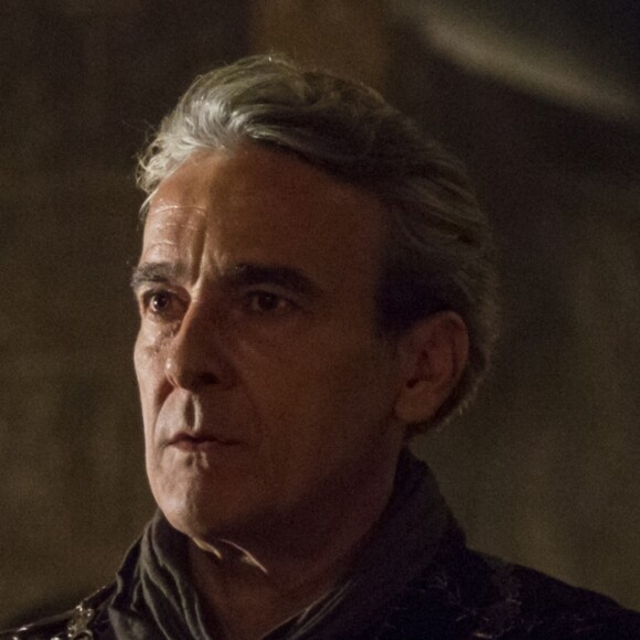 Otávio (Alexandre Borges) vai chantagear Catarina (Bruna Marquezine) para que ela se case com ele nos próximos capítulos da novela 'Deus Salve o Rei'