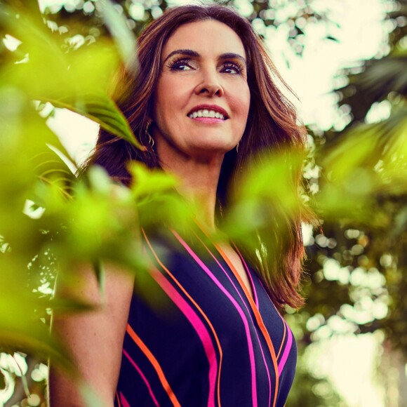 Fátima Bernardes garantiu que não se incomoda com comentários acerca da diferença de 25 anos da idade para o namorado, Túlio Gadêlha