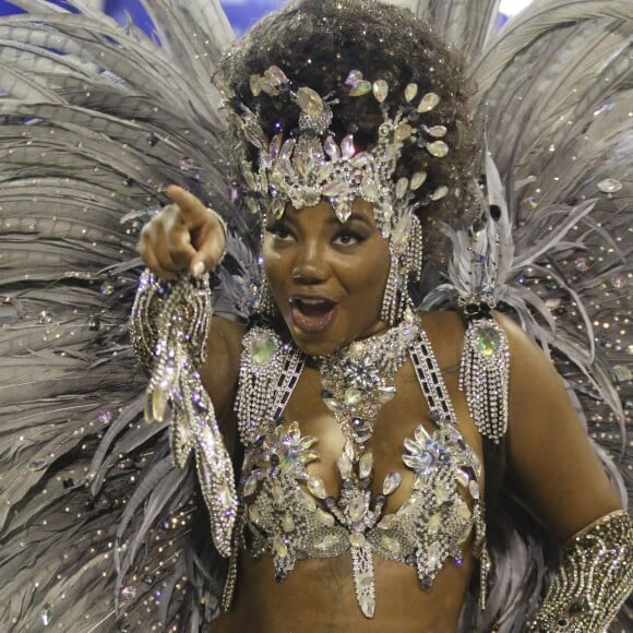 O cabelo de Ludmilla foi comparado a uma esponja de aço por Val Marchiori no Carnaval de 2016