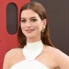 Anne Hathaway manteve os cabelos soltos na première mundial do filme 'Ocean's 8' ('Oito Mulheres e um Segredo') no Alice Tully Hall, em Nova York, nesta terça-feira, 5 de junho de 2018