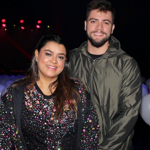 Preta Gil foi acompanhada do marido, Rodrigo Godoy, no desfile da La Dolce Belle, em São Paulo, nesta quarta-feira, 6 de junho de 2018