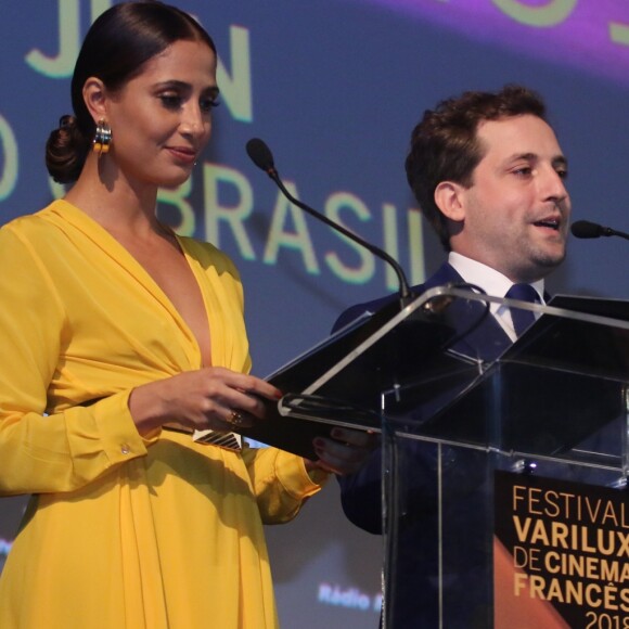 'Parabéns a todos os envolvidos no Festival Varilux que tiveram a irresponsabilidade de chamar a gente pra apresentar', brincou Gregório Duvivier no Instagram