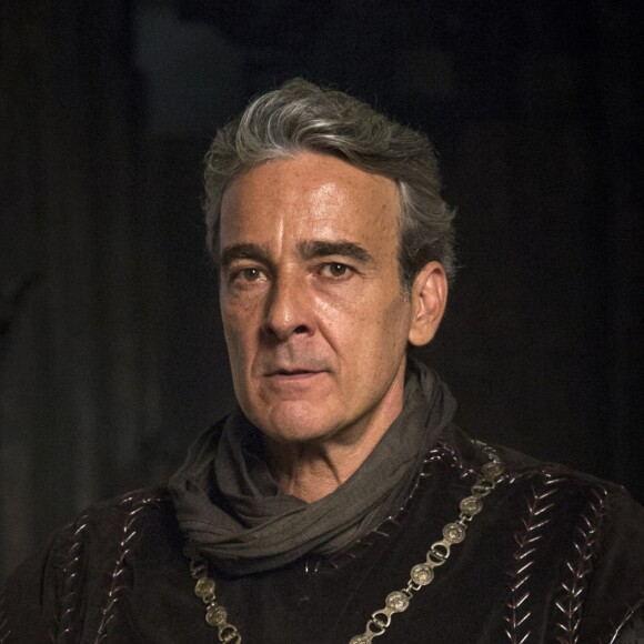 Globo desistiu de estupro de Catarina (Bruna Marquezine) por Otávio (Alexandre Borges) na novela 'Deus Salve o Rei'. 'A trama permanece a mesma. A decisão foi por um outro tipo de abordagem', explica ao Purepeople assessoria de imprensa da emissora carioca