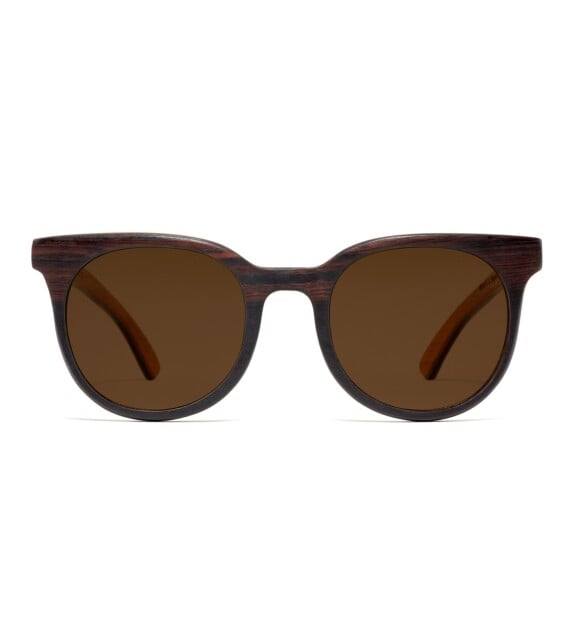 O óculos Zerezes de jacarandá está disponível por R$ 450