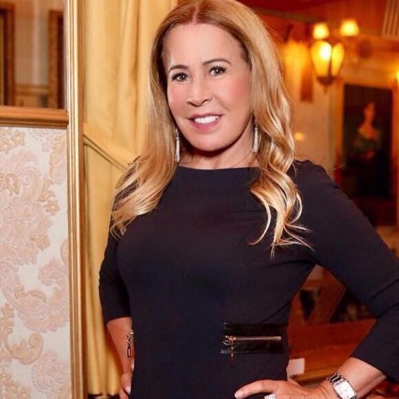 Zilu Camargo comemorou seu aniversário ouvindo uma música sertaneja de seu ex-marido, Zezé Di Camargo