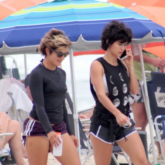 'Por que você não aceita e vai viver a sua vida?', questiona música de Nanda Costa e Lan Lanh, sua namorada